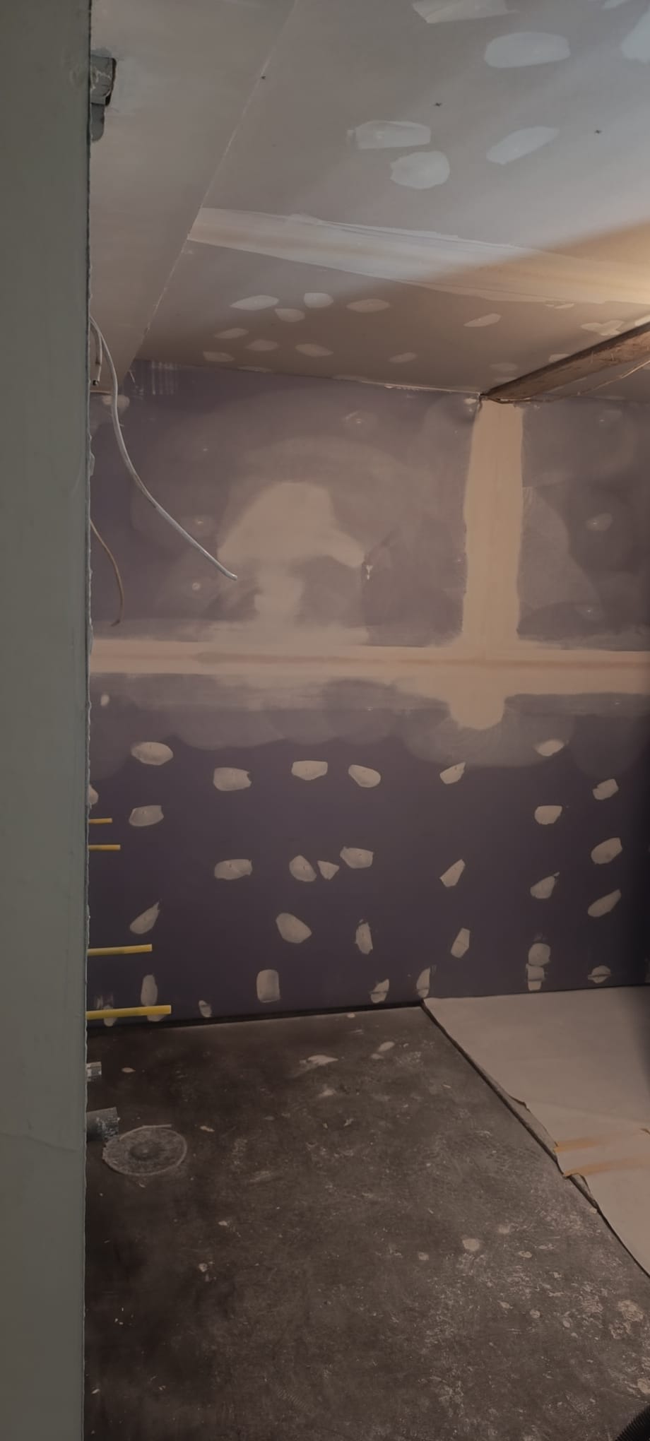 Altbausanierung mit moderner Wandgestaltung in Rottenacker Neuemühle